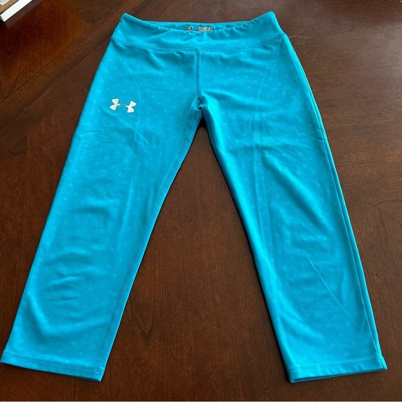 Under Armour | Polka Dot Capri Leggings - Picture 2 of 5